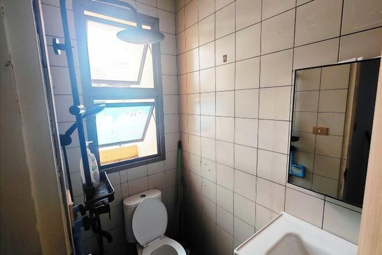 Bathroom 3, Panda Lodge Home Stay, Phra Nakhon