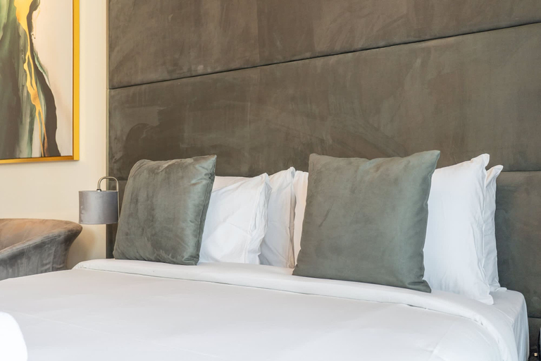 Room 4, Perfect Studio for Your Stay in JVC That Sleeps 2, Dubai