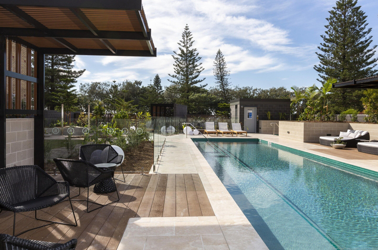 Pool 2, Luxe Beachfront 2-bed With Gym, Pool & Views, Gold Coast