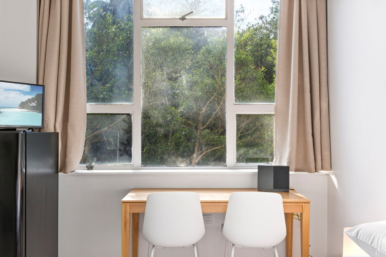 Dining, Perfectly Located Studio by Rushcutters Bay Park, Sydney