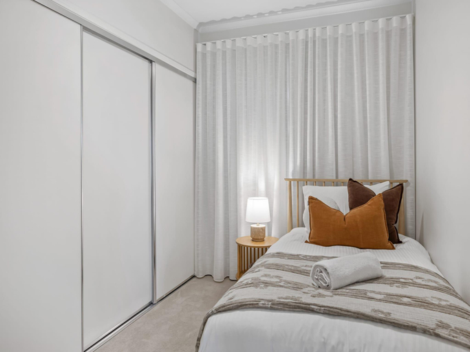 2, Stylish 3-Bed Apartment in Coastal Redcliffe, Redcliffe-Scarborough