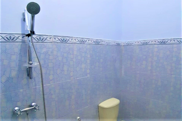 Bathroom 3, Rahayu Jawarika Bromo Hotel, Probolinggo