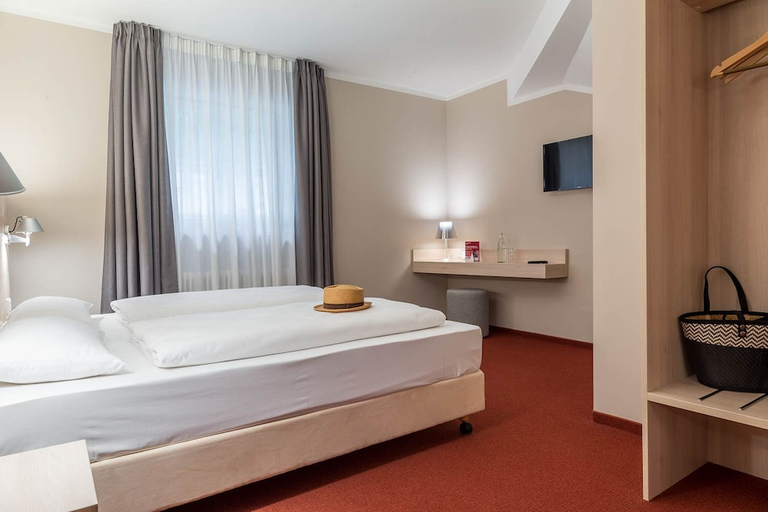 Bedroom 3, Coffee Fellows Hotel Siegburg West, Rhein-Sieg-Kreis