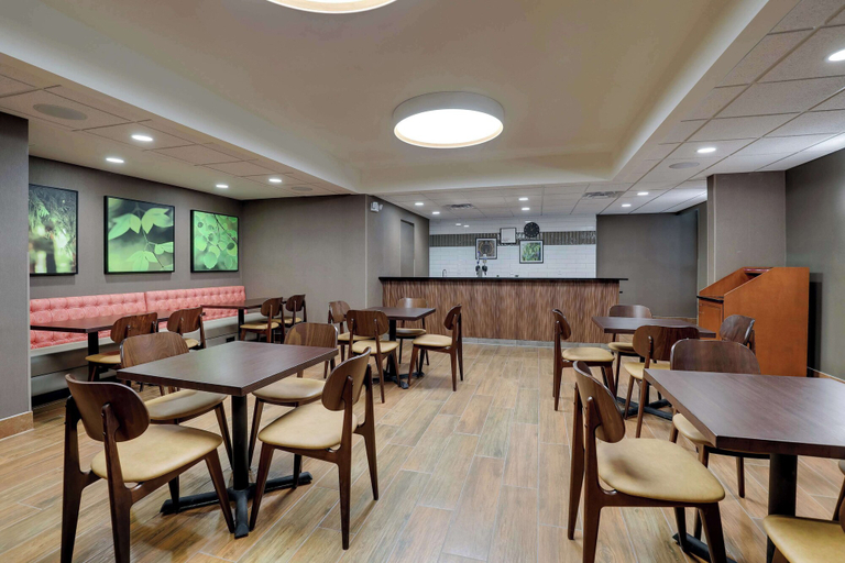 Food & Drinks 4, Drury Inn & Suites Charlotte University Place, Mecklenburg