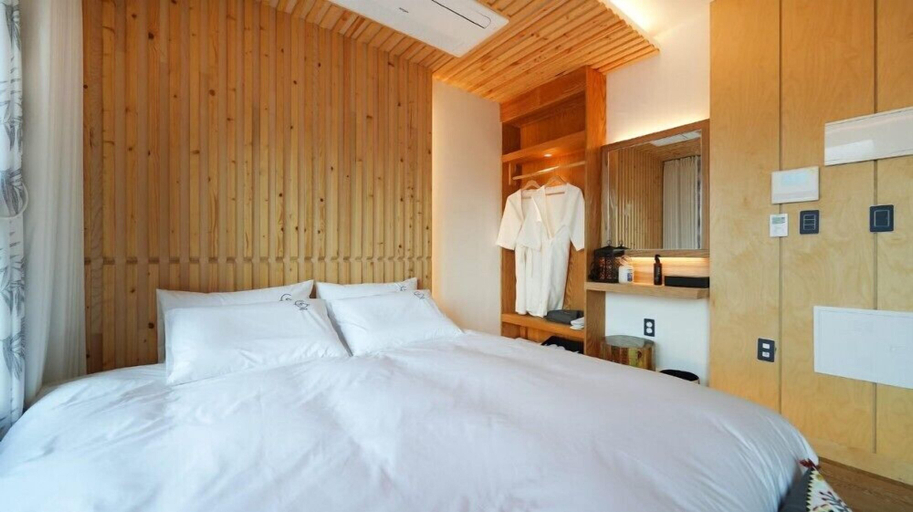 Bedroom 3, Groove-in Cafe Pension, Geoje