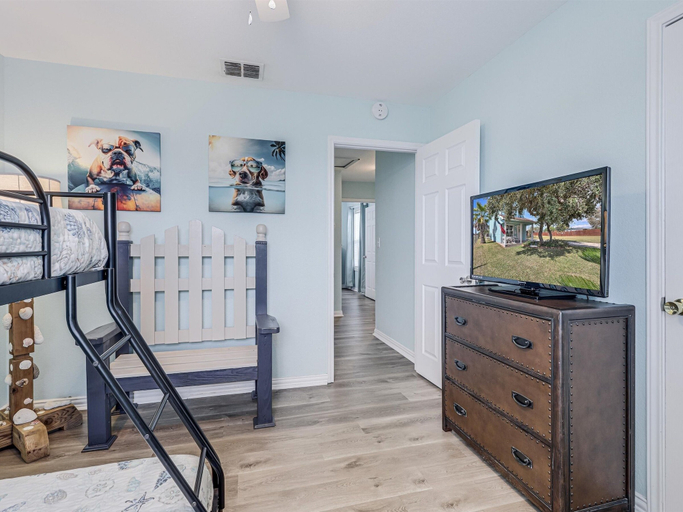 Room 3, Fisherman's Inn 2 Bedroom Home by RedAwning, Aransas
