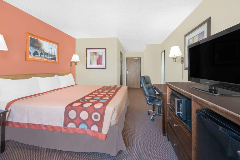 Bedroom 3, Super 8 By Wyndham Ottumwa, Wapello