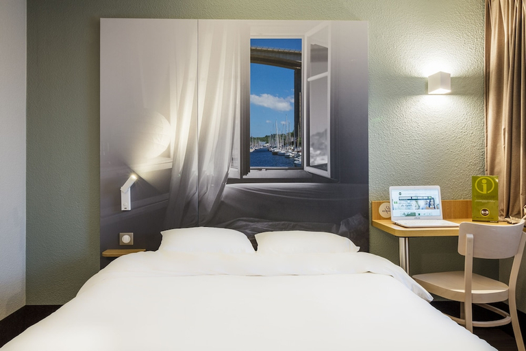 Bedroom 2, B&B HOTEL Saint-Brieuc, Côtes-d'Armor