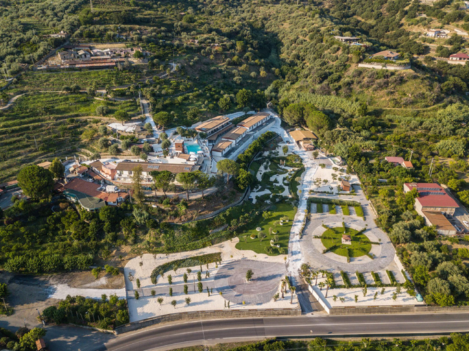 Exterior & Views 2, Don Vittorio Country Village, Messina