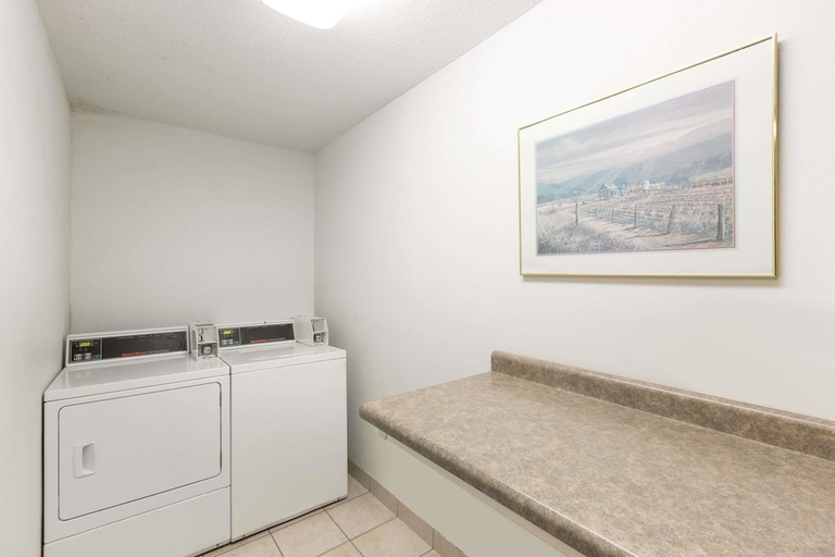 Others 5, Days Inn by Wyndham Atlantic, Cass