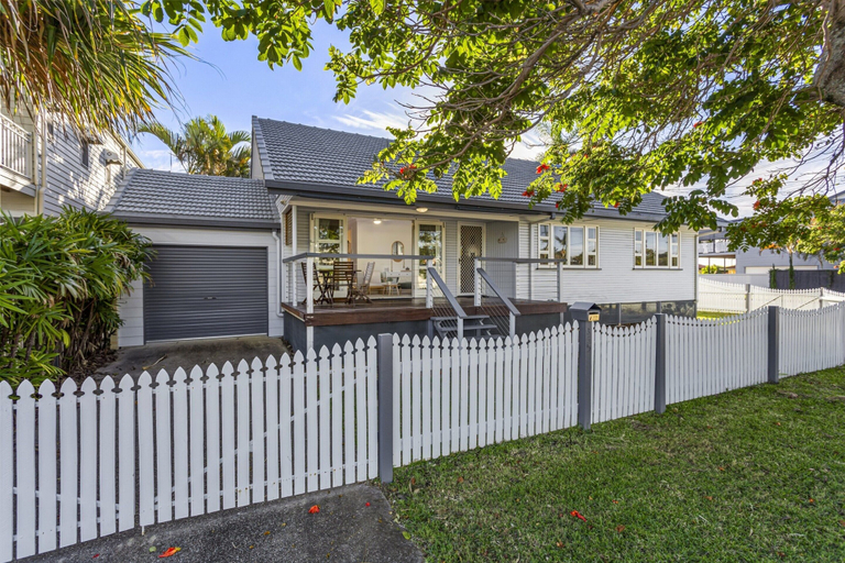 Exterior, Beachside 3-bed Family Home With Parking & Veranda, Redcliffe-Scarborough