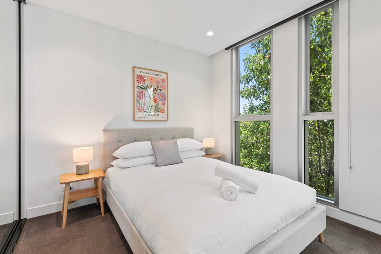 Room 3, Chic 2-bed With Free Parking in South Yarra, Melbourne