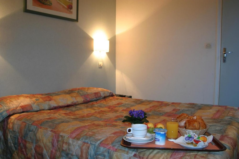 Bedroom 3, Hotel Printania Porte de Versailles, Paris