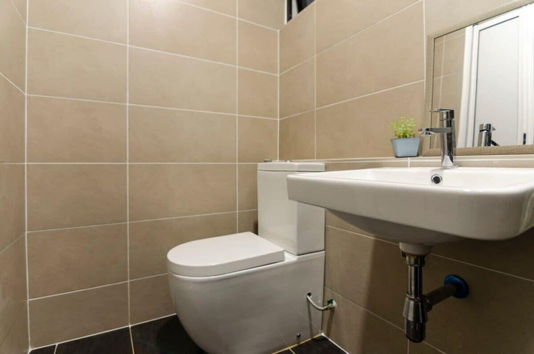Bathroom 4, Chic 2BR Dpristine, Legoland Free Parking, Johor Bahru