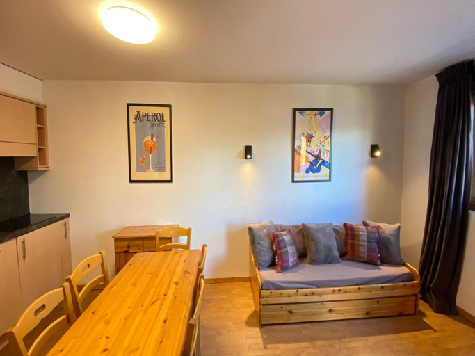 5, Flat in Nendaz With Ski-in/ski-out Access, Conthey