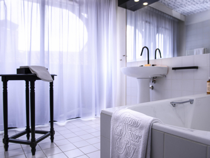 Bathroom 4, Hotel Mercure Figeac Viguier du Roy, Lot