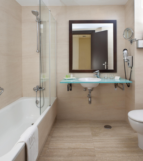 Bathroom 5, NH Imperial Playa, Las Palmas