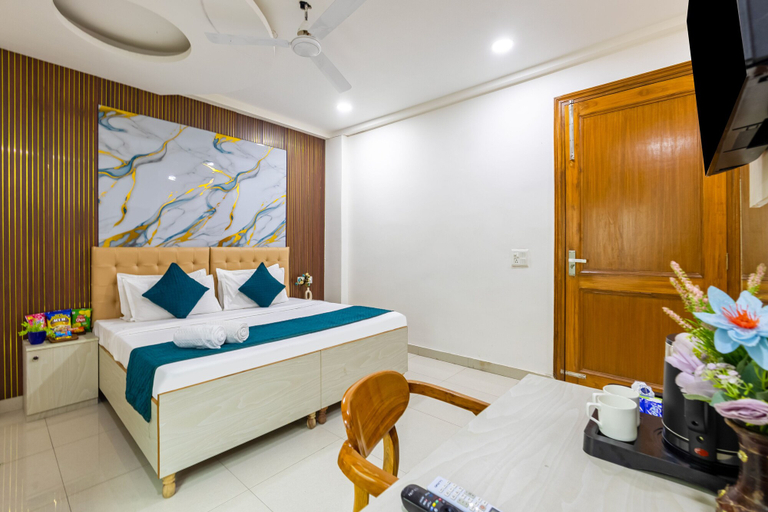Room 2, Hotel Admire Expressway BY ASPL, Gautam Buddha Nagar