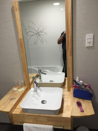 Bathroom 3, Logis Hotel des Bourbons Montlucon Climatise, Allier