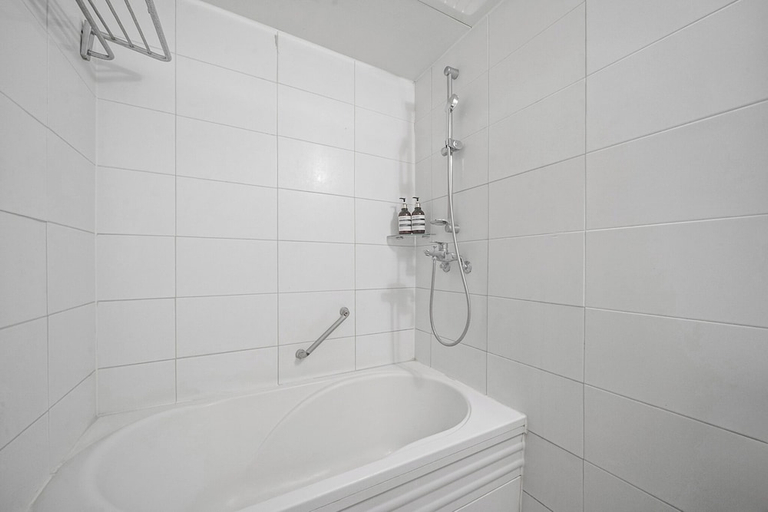 Bathroom 4, Olympic Hotel, Changwon