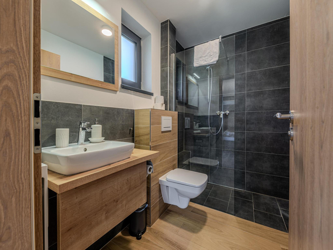 5, Holiday Apartment in Jochberg Near the ski Lift, Kitzbühel