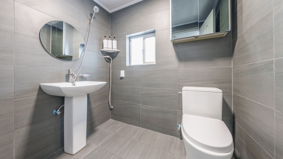 Bathroom 3, Namhae Jjhouse Pension, Namhae