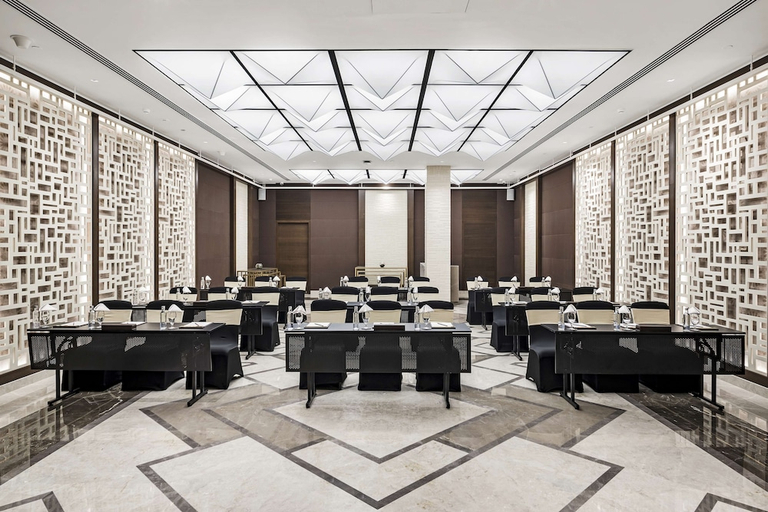 Food & Drinks 5, Radisson Blu Hotel & Suites GRT Chennai, Kancheepuram