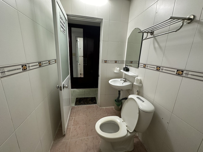 Bathroom, Xuan An Hotel - by Bay Luxury, Tân Bình