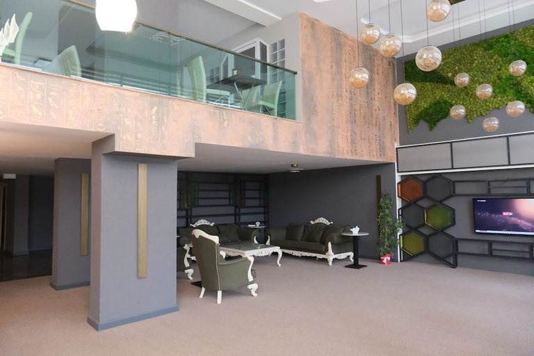 Others 3, Karat Ayseli Otel, Merkez