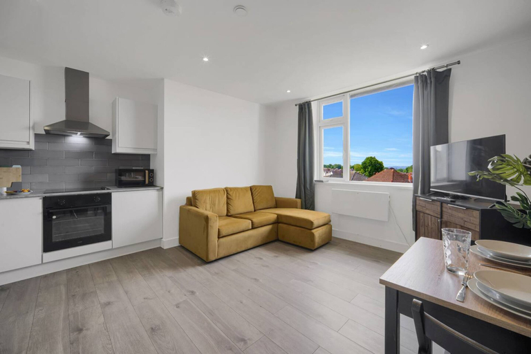 Room 3, Stylish Modern Apartment - Free Parking - W, Cardiff