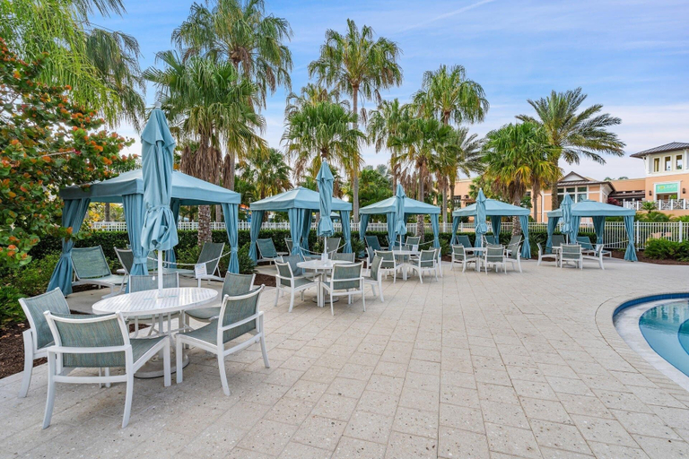 Outdoor dining 4, Solara Resort 4 Bedroom Townhome- Private Pool 4 Townhouse, Osceola