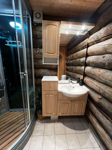 Bathroom 2, 4 Bed Cabin -sleeps 7 - Northern Light Views, Lapland
