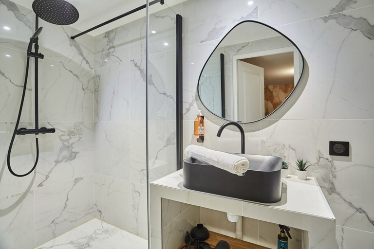 Bathroom 2, Elegant AC Studio in the Heart of Montorgueil, Paris