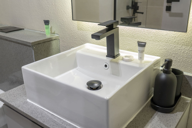 Room 2, A Perfect Studio in Mag 980 That Sleeps 2, Dubai