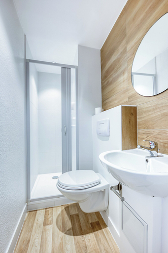 Bathroom 5, Hotel Première Classe Cergy Saint Christophe, Val-d'Oise