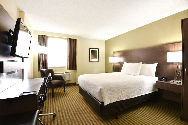 Bedroom 4, Victoria Inn Hotel & Convention Centre, Division No. 11