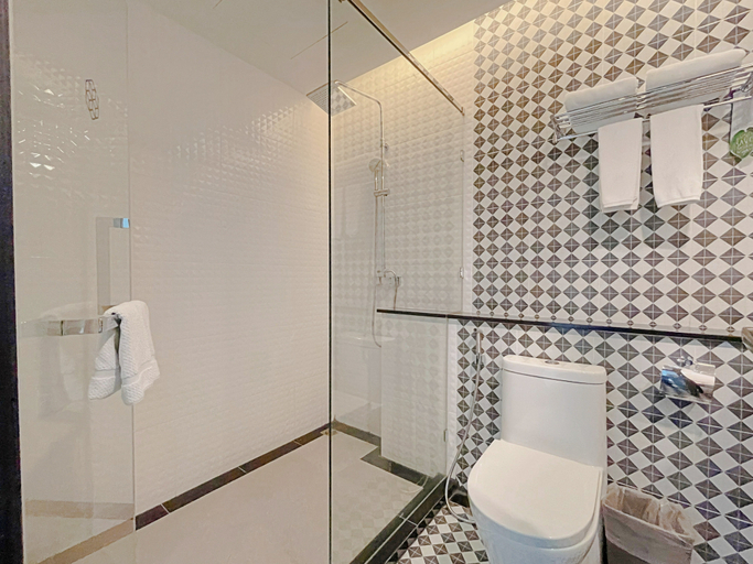 Bathroom 5, Chezzotel Pattaya, Pattaya