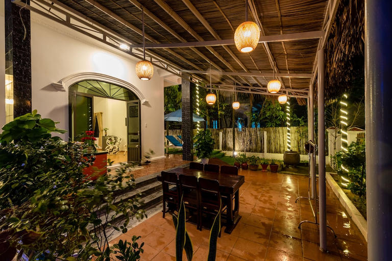 Food & Drinks 5, Tre's Beach, Da Nang