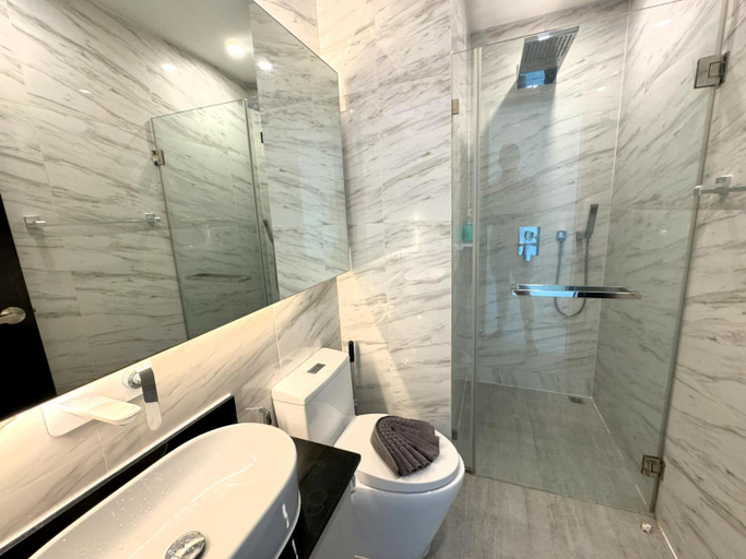 Bathroom 4, Kamala Oceana Apartment, Phuket Island