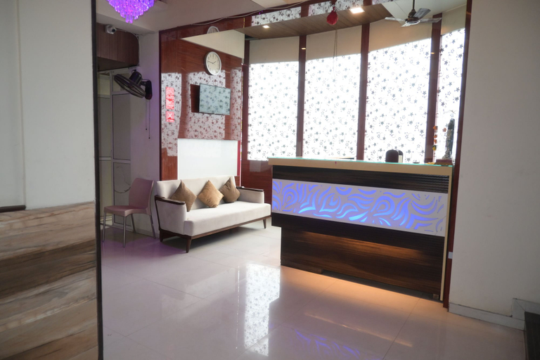 Front of property 2, Hotel Royal Residency, Palghar