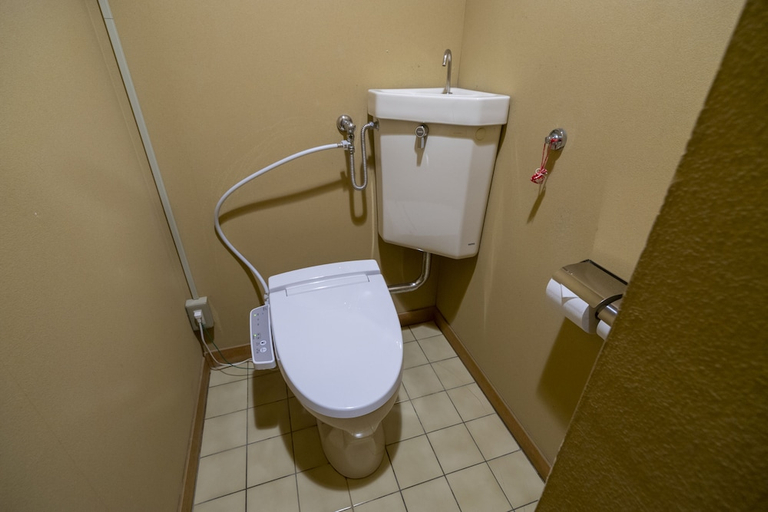 Bathroom 4, Hotel Miya Rikyu, Hatsukaichi
