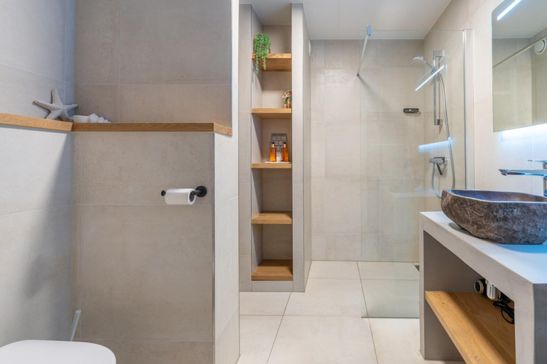 Bathroom, 2-person apartment with island-sea view and sauna, Texel
