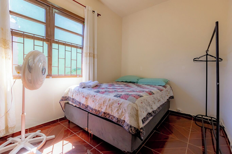 Room 2, Casa 3 Quartos com Wi-fi Ar e Churrasqueira, Matinhos