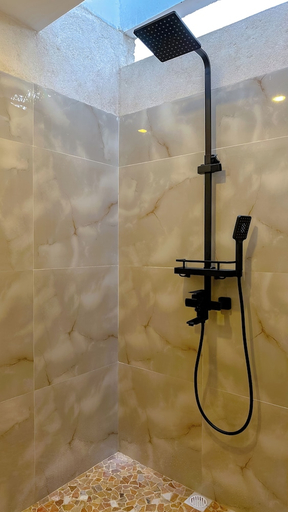 Bathroom 4, Serene Beach Villa, Lombok