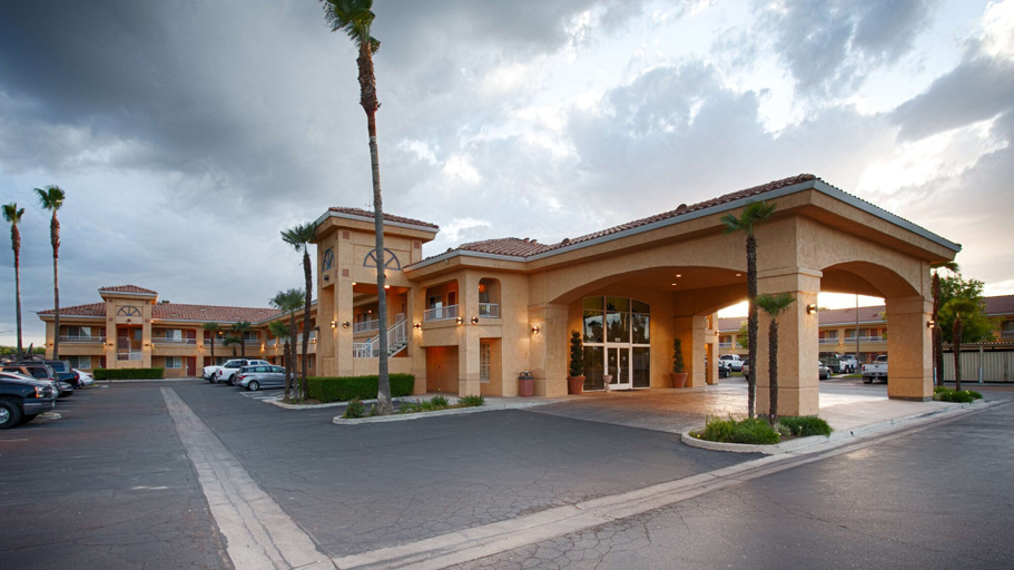 Exterior & Views 2, Best Western Inn & Suites Lemoore, Kings