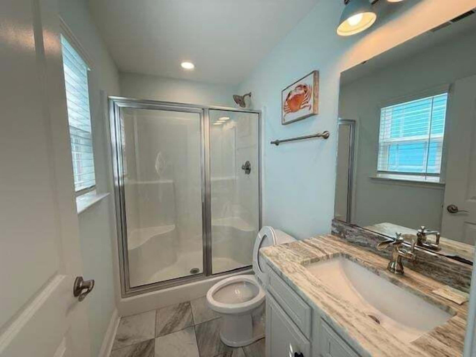 Bathroom 2, Sea Pearl 7 Bedroom Home, Horry