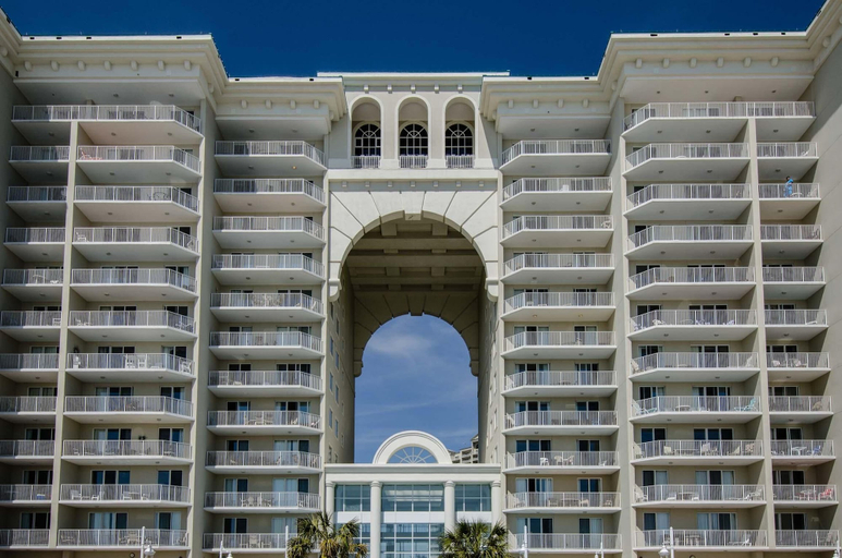 Exterior & Views 2, Majestic Sun 1012a, Walton