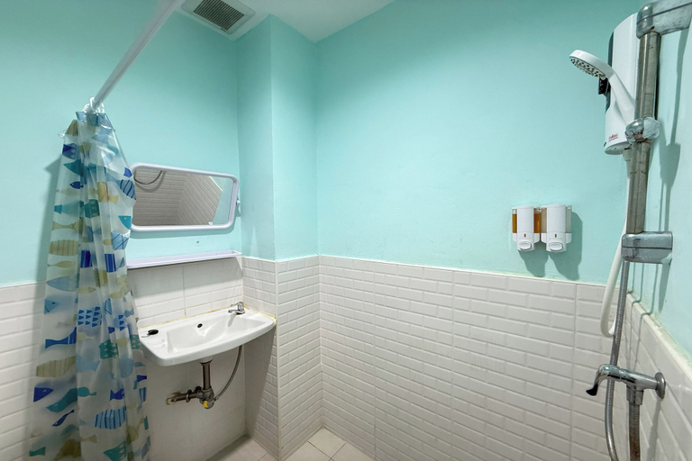 Bathroom 5, Scala Hostel, Samphantawong