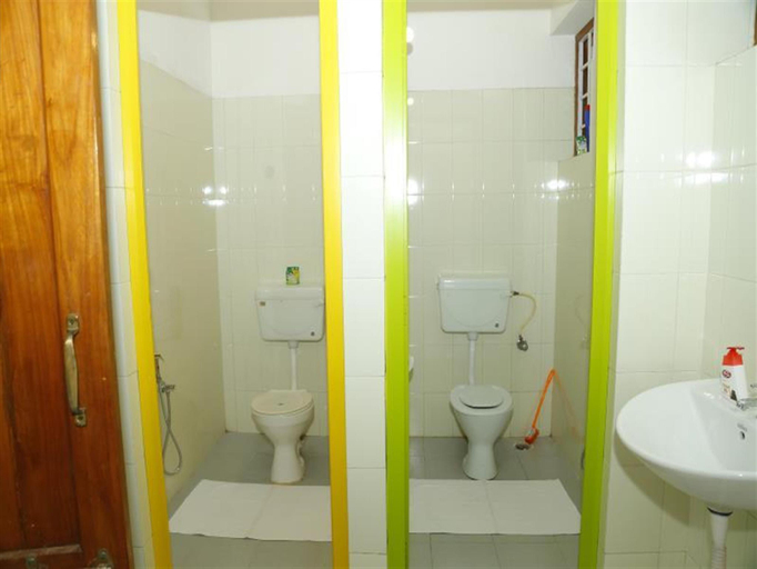 Bathroom 4, Hostel by the sea, Ernakulam