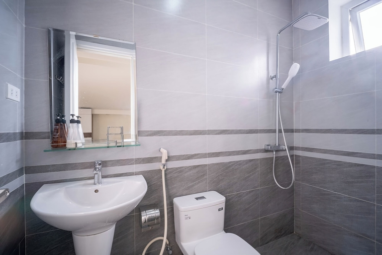 Bathroom 3, Dalat Blanc Hotel & Apartment, Đà Lạt
